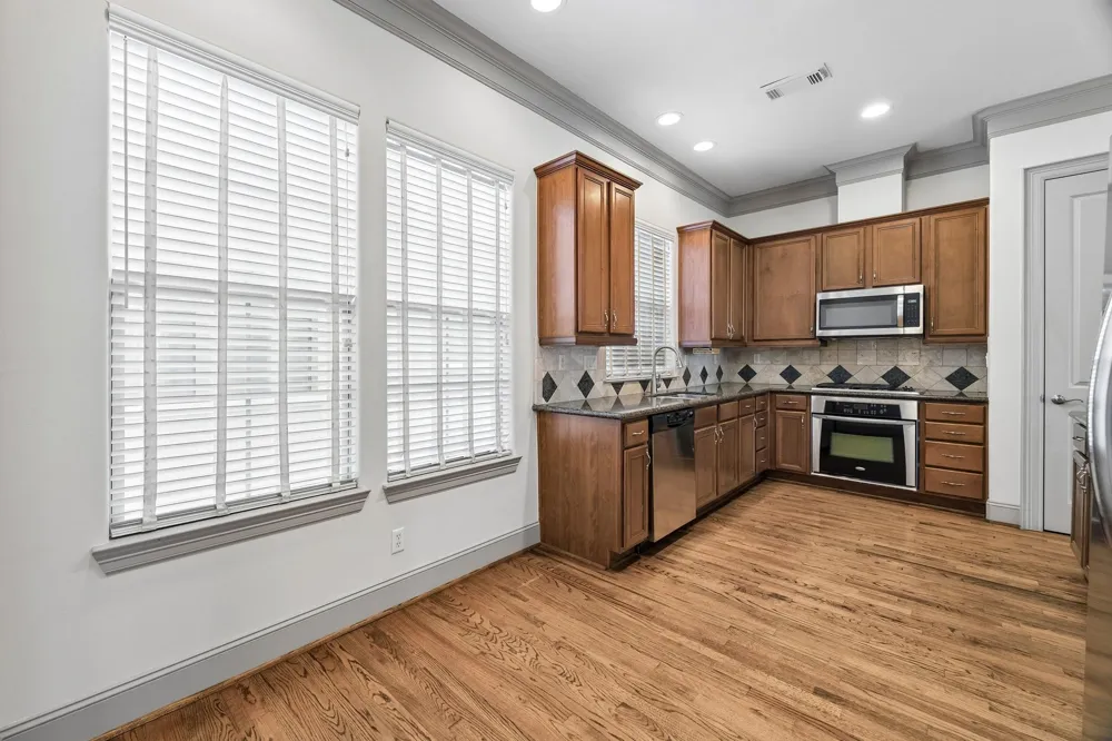 6304 Prague Street Houston, TX 77007