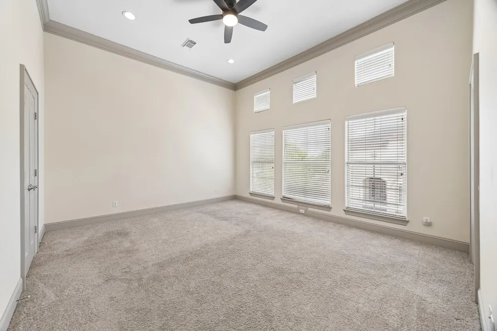 6304 Prague Street Houston, TX 77007