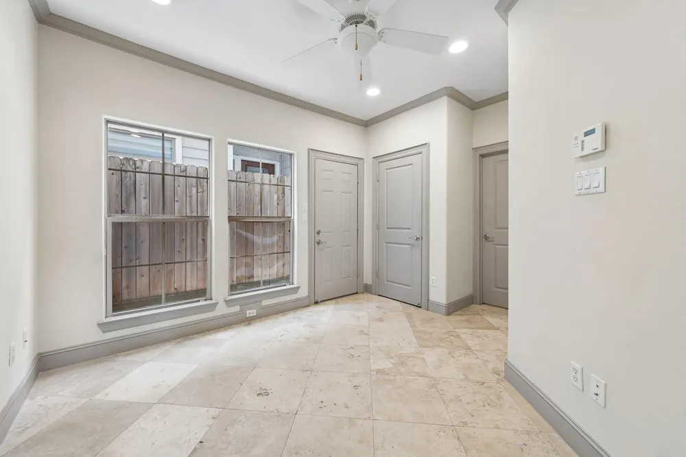 6304 Prague Street Houston, TX 77007