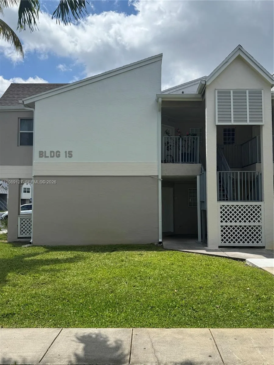 17440 NW 67th Ct #L-15 Hialeah, FL 33015