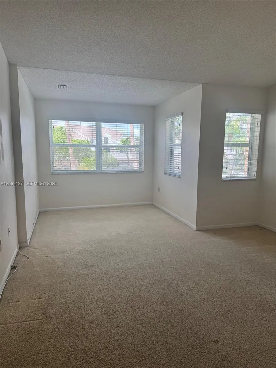 17440 NW 67th Ct #L-15 Hialeah, FL 33015