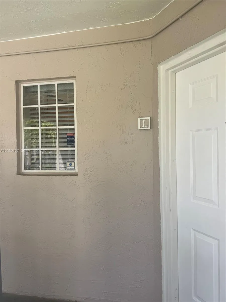 17440 NW 67th Ct #L-15 Hialeah, FL 33015