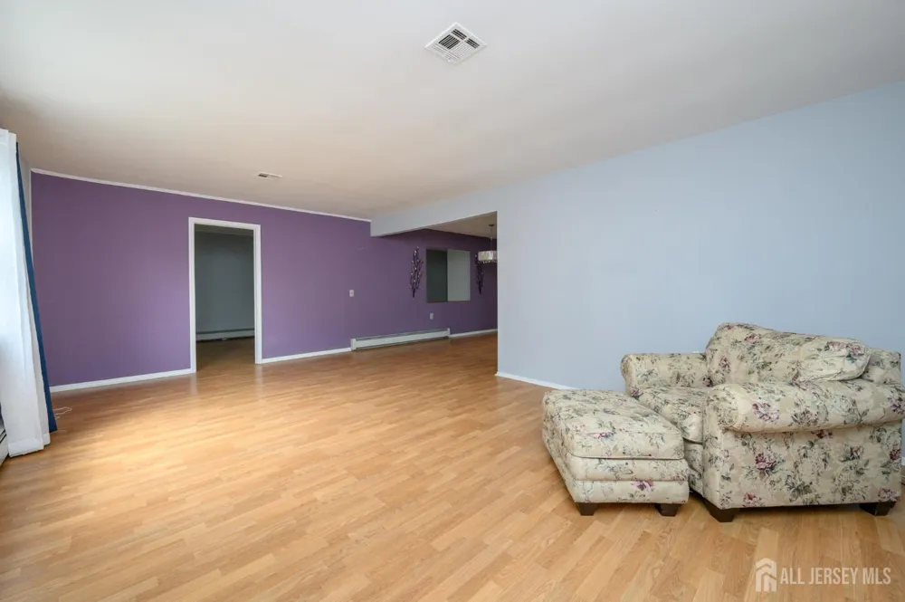 8 Lumsden Court Toms River, NJ 08757