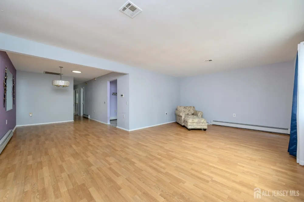 8 Lumsden Court Toms River, NJ 08757