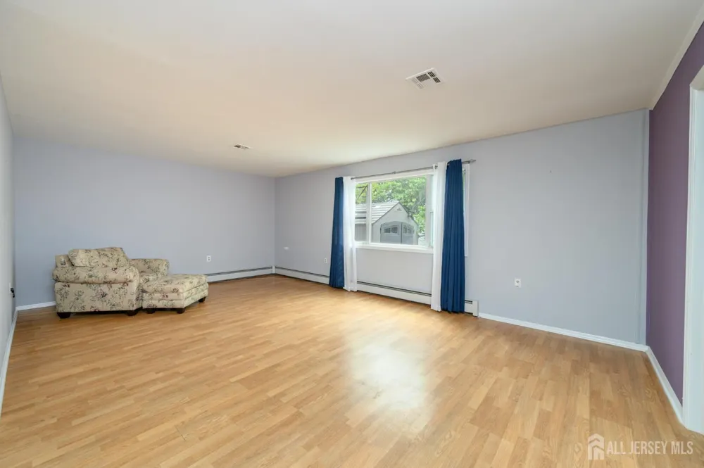 8 Lumsden Court Toms River, NJ 08757