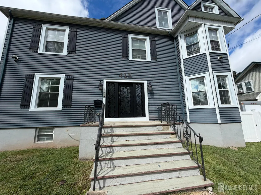 415 E 3RD AVENUE #2R Roselle, NJ 07203