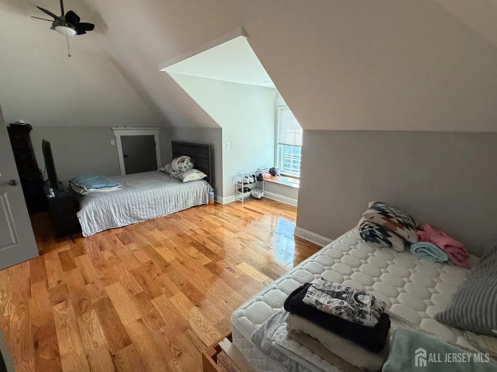 415 E 3RD AVENUE #2R Roselle, NJ 07203