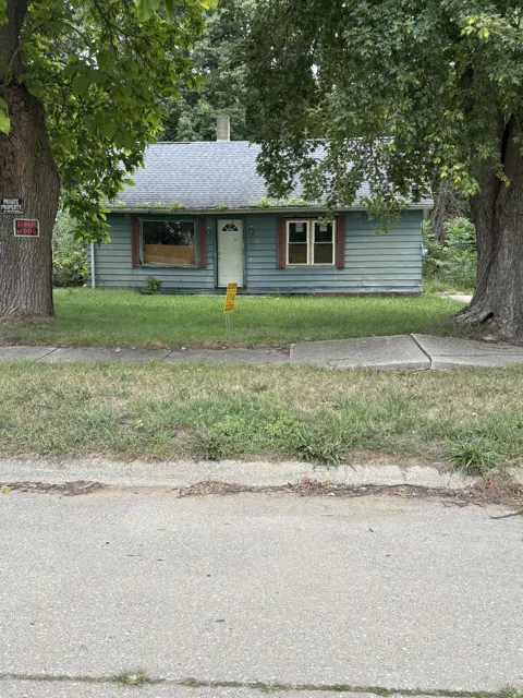 911 Waukonda Avenue