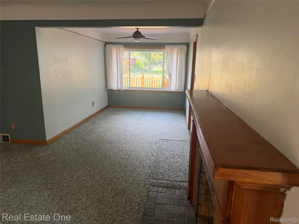 6346 Donaldson Drive Troy City, MI 48085