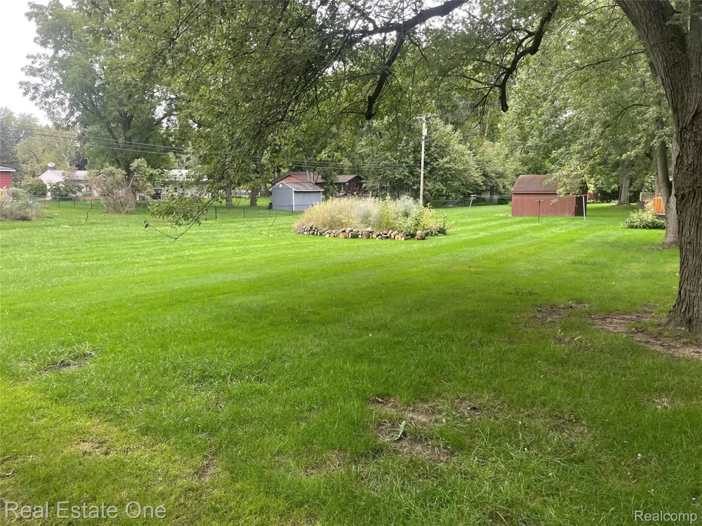 6346 Donaldson Drive Troy City, MI 48085