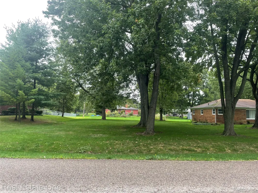 6346 Donaldson Drive Troy City, MI 48085