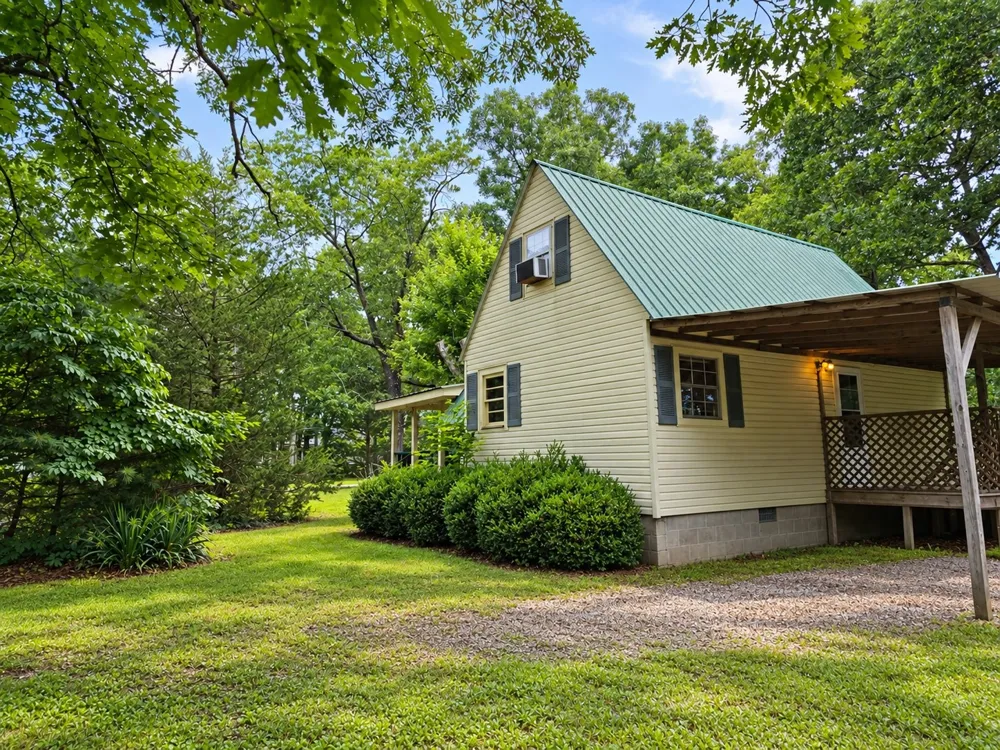 176 Parks Rd Monteagle, TN 37356