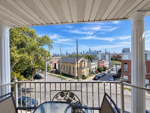 33 SUMMIT AVE
