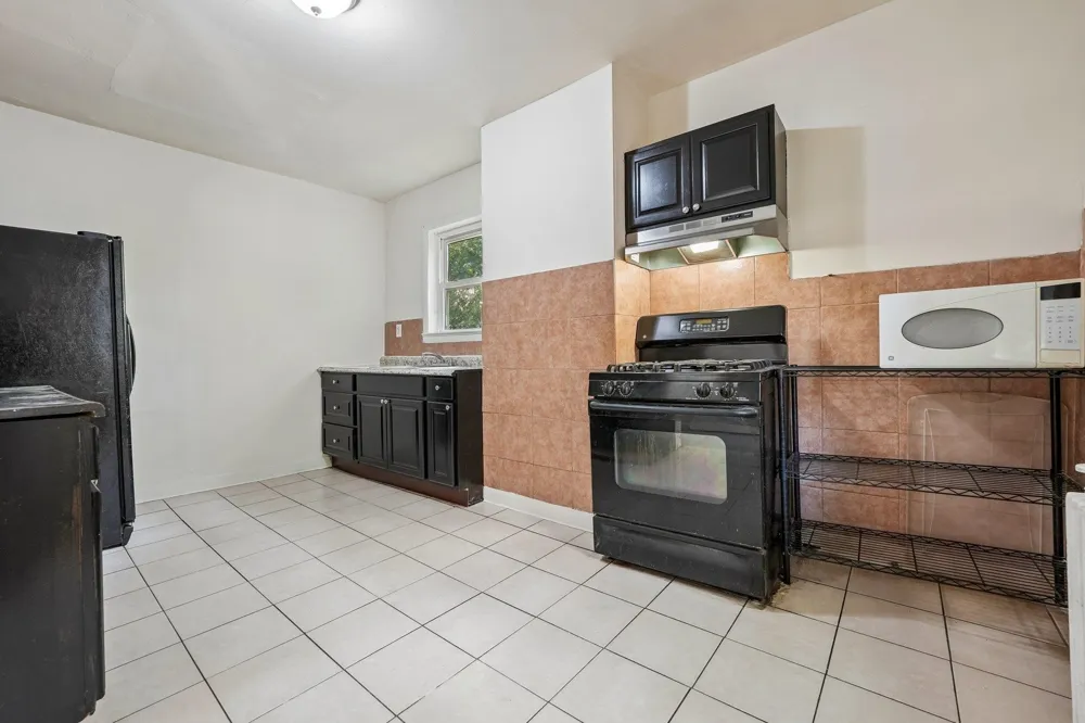 414 MONASTERY PL Rear Union City, NJ 07087