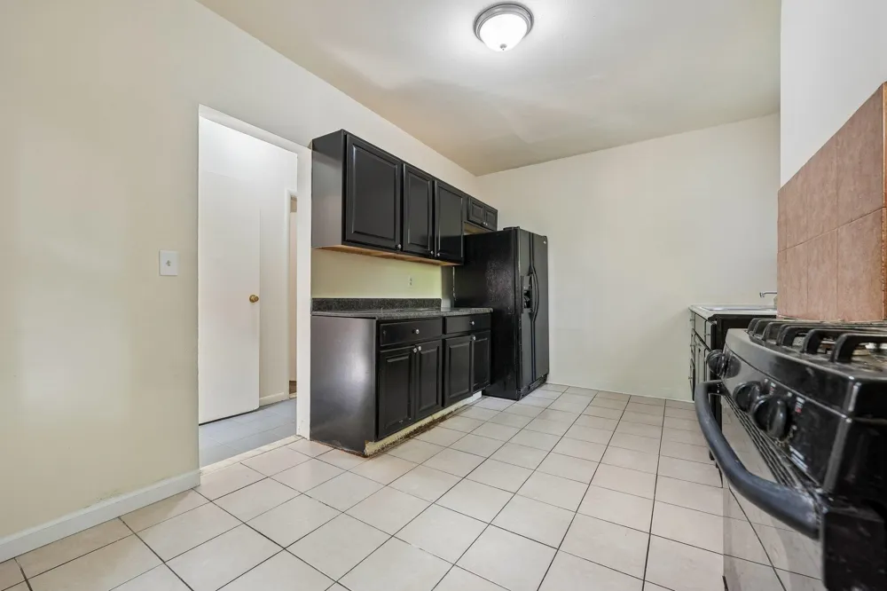 414 MONASTERY PL Rear Union City, NJ 07087