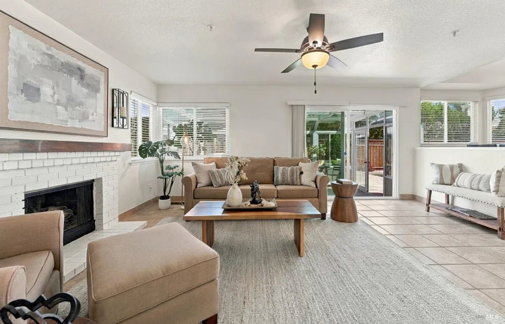 4122 Fireside Court Napa, CA 94558