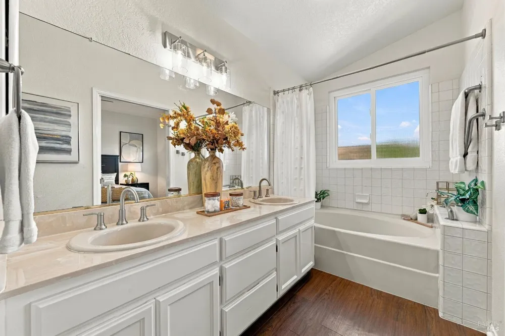 4122 Fireside Court Napa, CA 94558