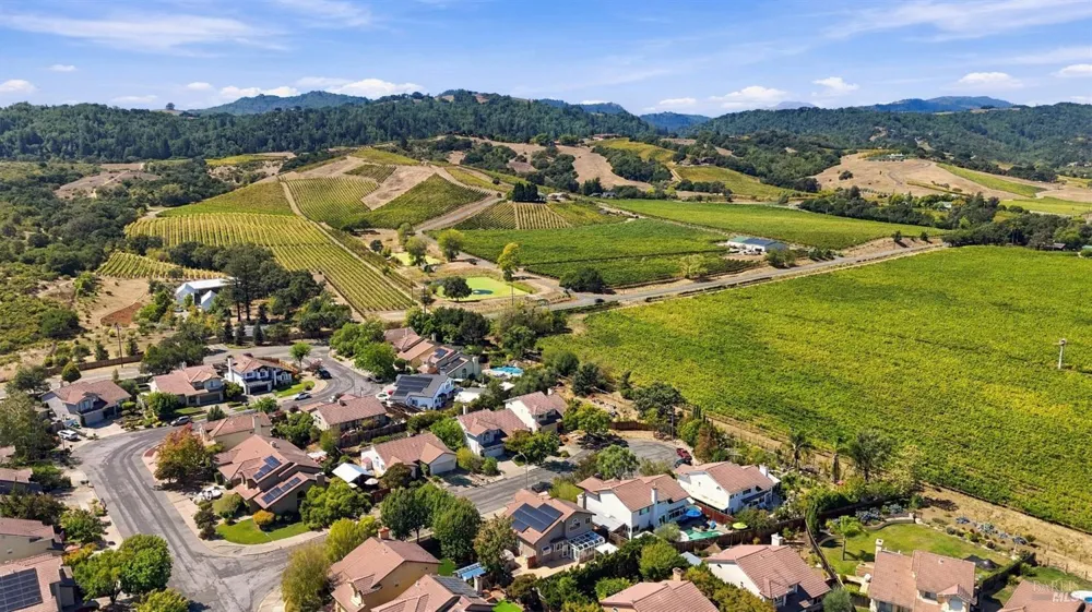 4122 Fireside Court Napa, CA 94558