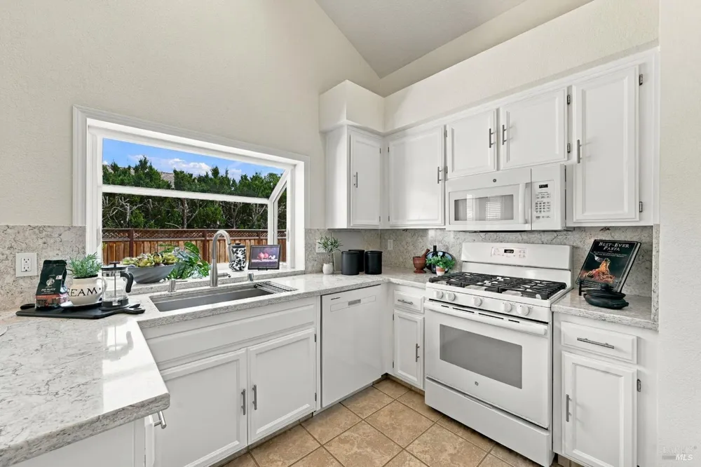 4122 Fireside Court Napa, CA 94558