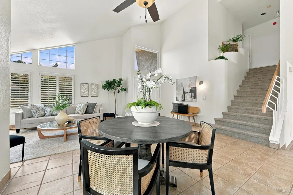 4122 Fireside Court Napa, CA 94558