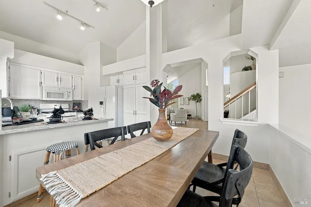 4122 Fireside Court Napa, CA 94558