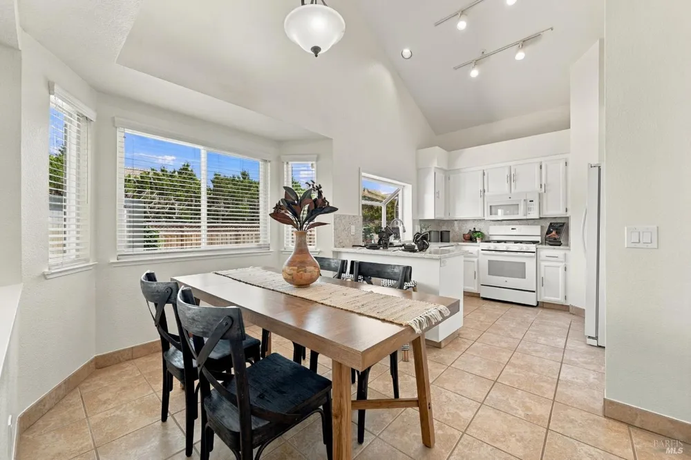4122 Fireside Court Napa, CA 94558