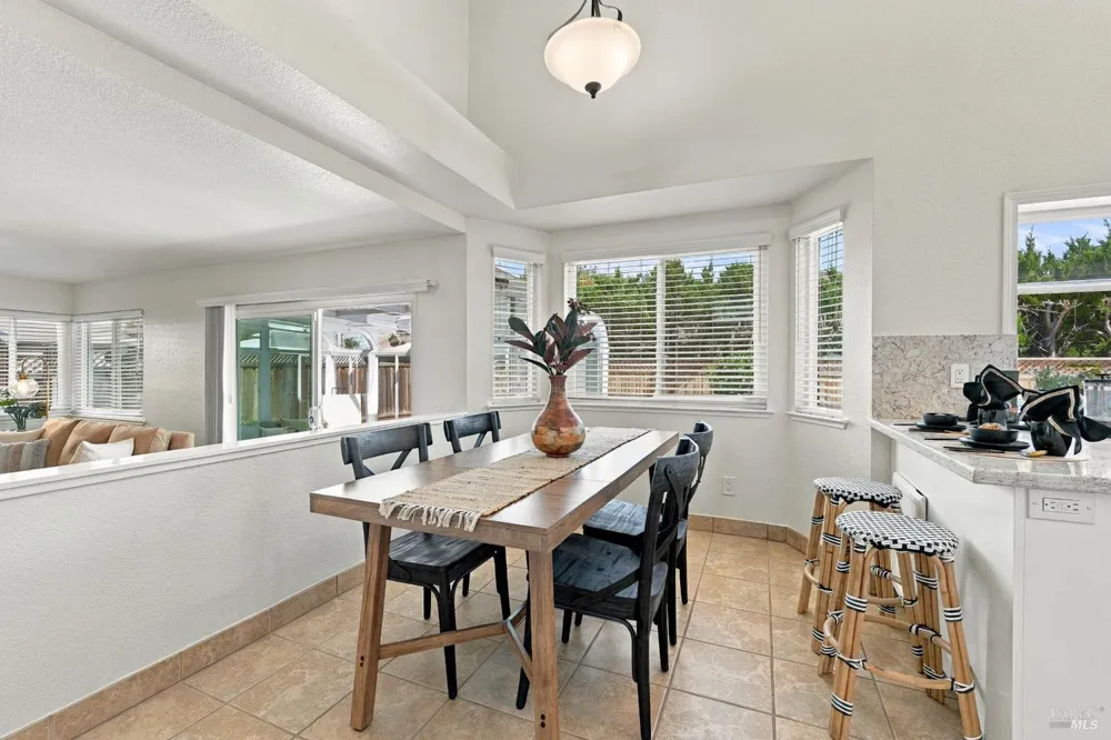 4122 Fireside Court Napa, CA 94558
