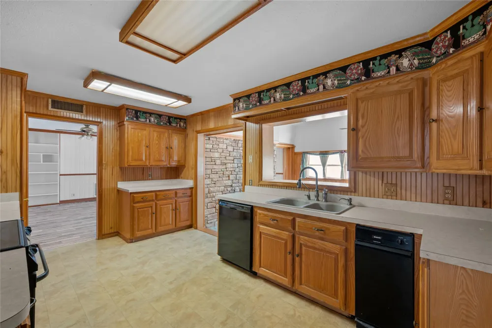 1011 E Connell Street Breckenridge, TX 76424
