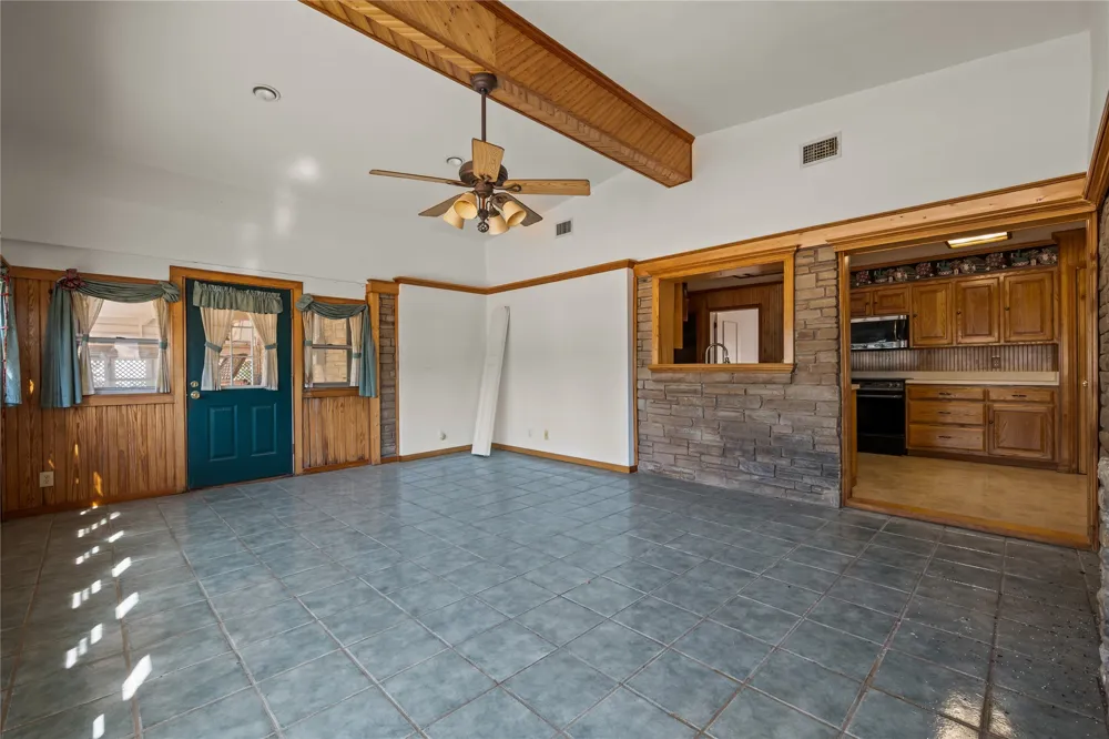 1011 E Connell Street Breckenridge, TX 76424