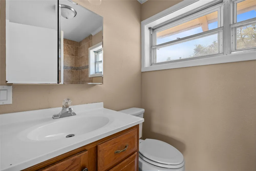 1011 E Connell Street Breckenridge, TX 76424