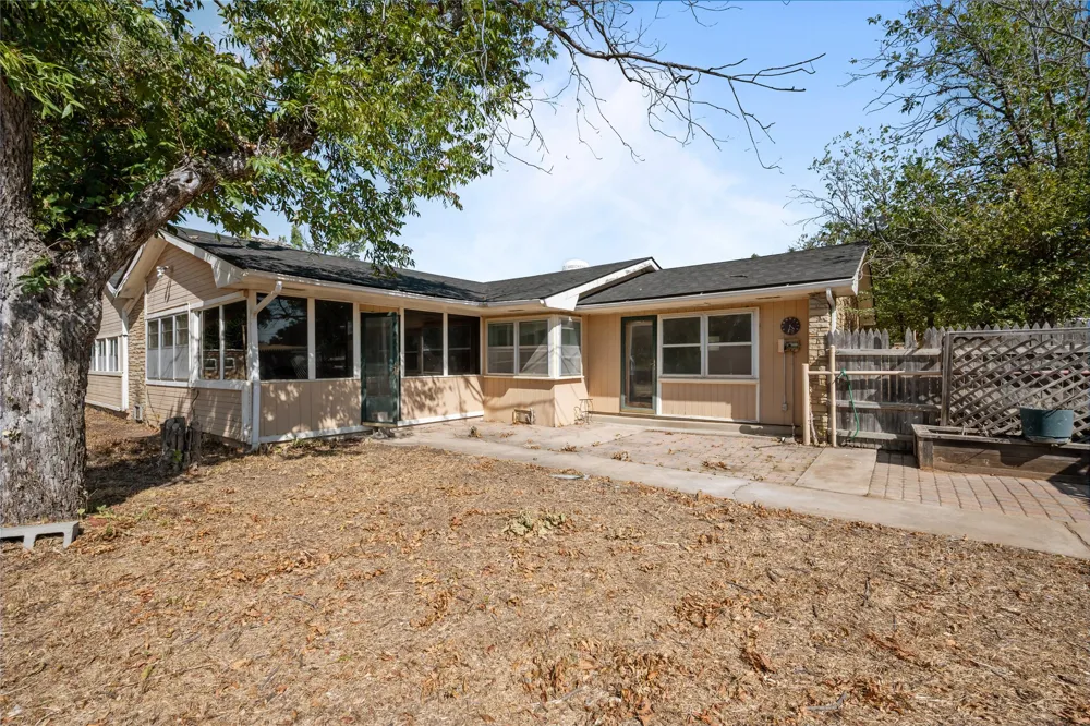 1011 E Connell Street Breckenridge, TX 76424