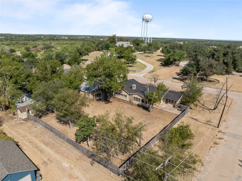 1011 E Connell Street Breckenridge, TX 76424
