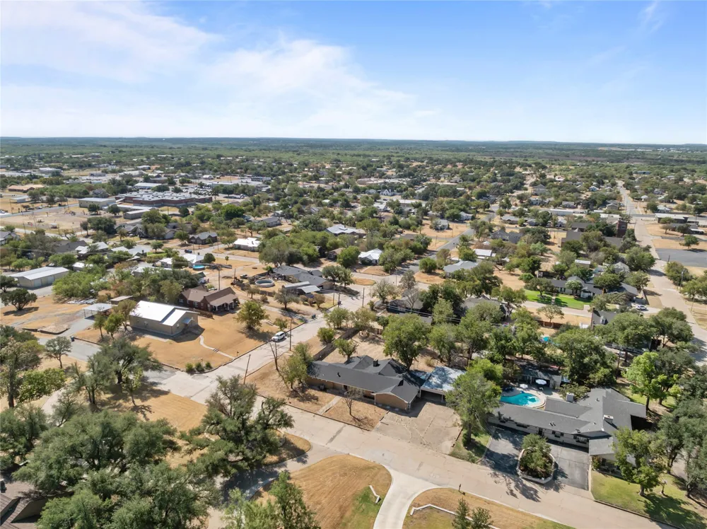 1011 E Connell Street Breckenridge, TX 76424