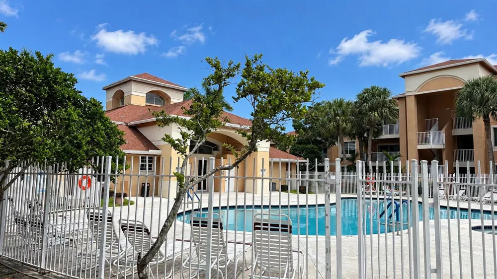 6952 SW 39TH STREET #C106 Davie, FL 33314
