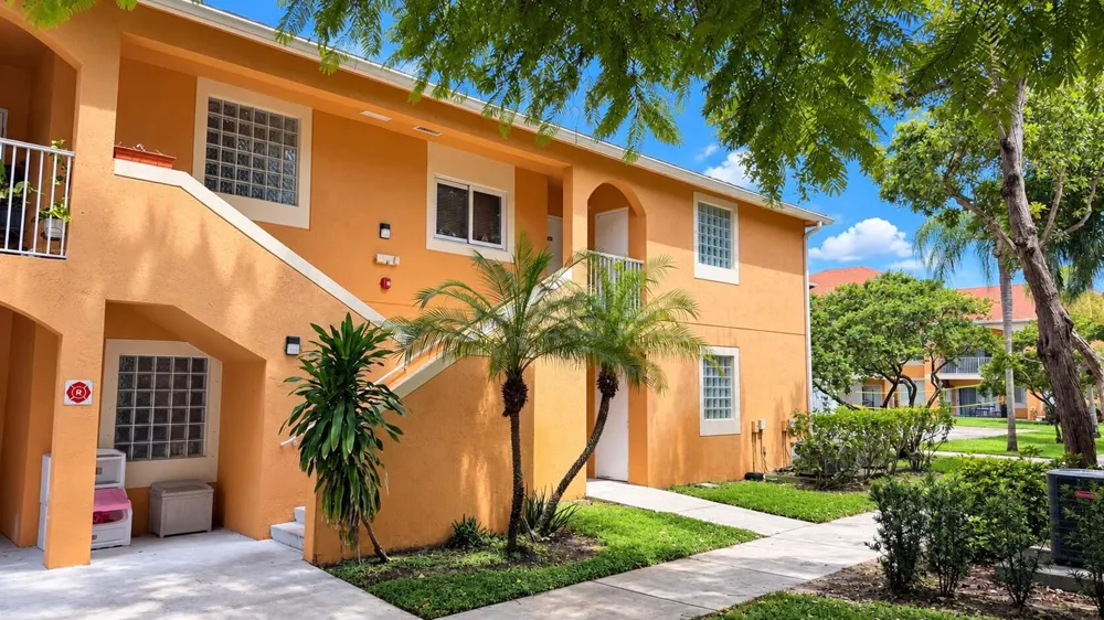 6952 SW 39TH STREET #C106 Davie, FL 33314