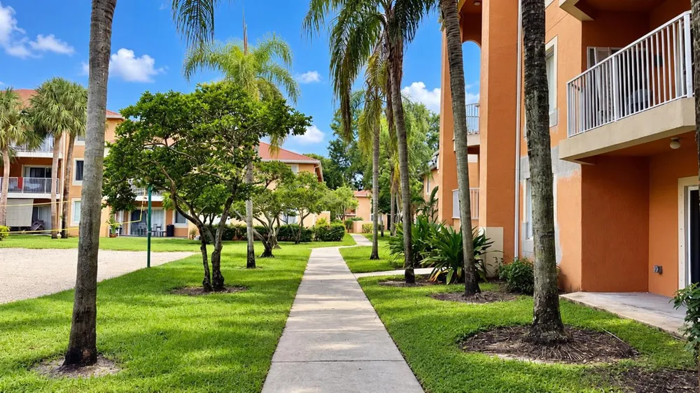 6952 SW 39TH STREET #C106 Davie, FL 33314