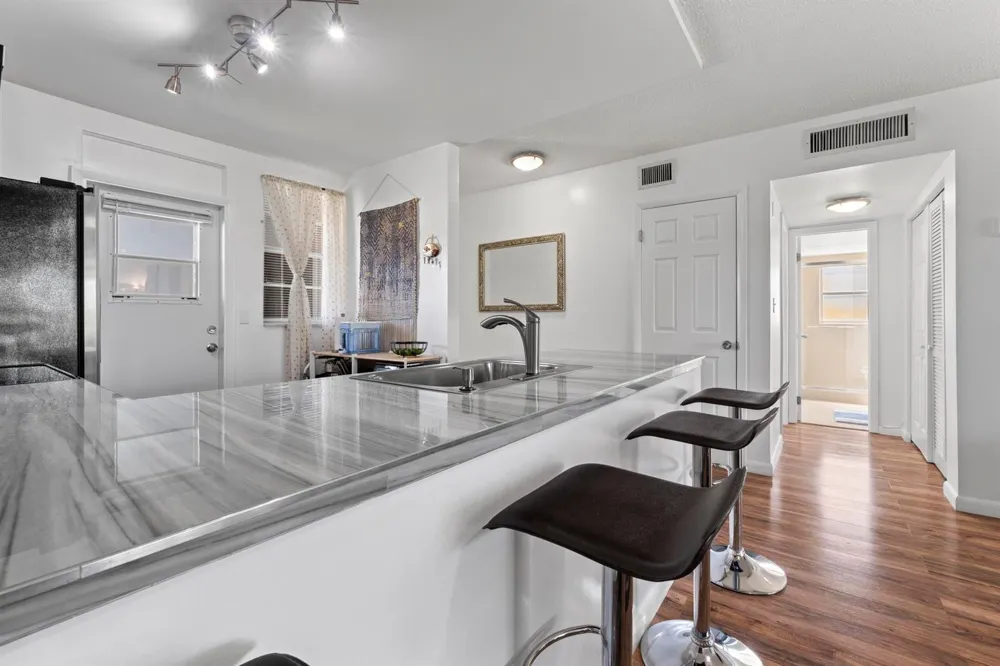 5275 NW 10TH COURT #305 Plantation, FL 33313