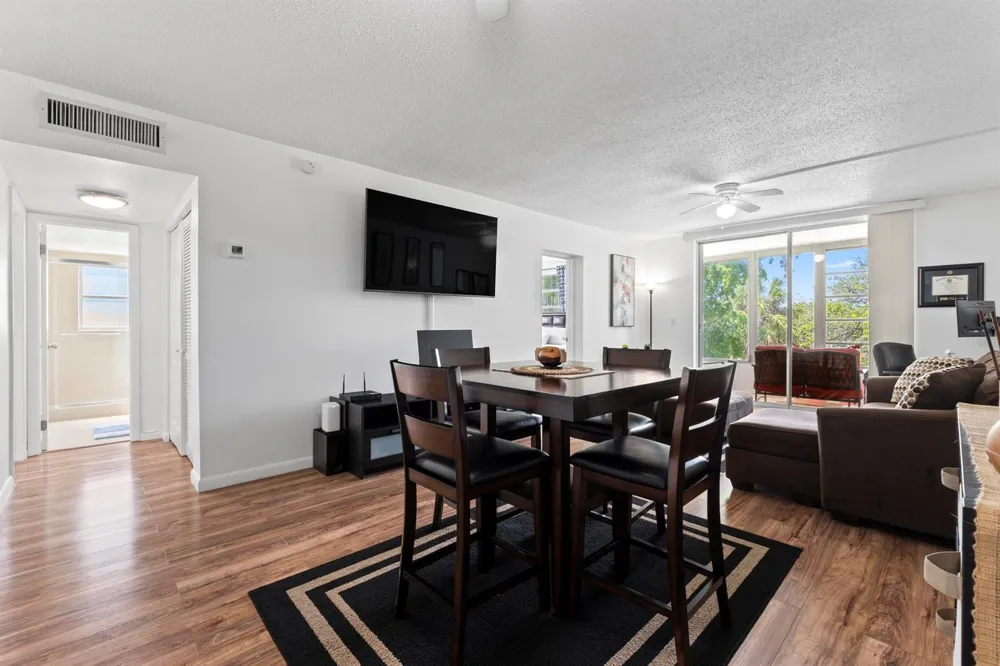 5275 NW 10TH COURT #305 Plantation, FL 33313