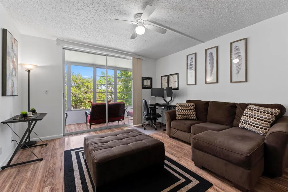 5275 NW 10TH COURT #305 Plantation, FL 33313