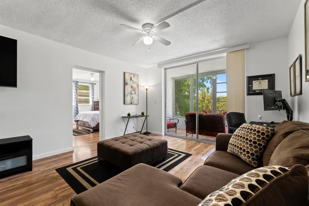 5275 NW 10TH COURT #305 Plantation, FL 33313