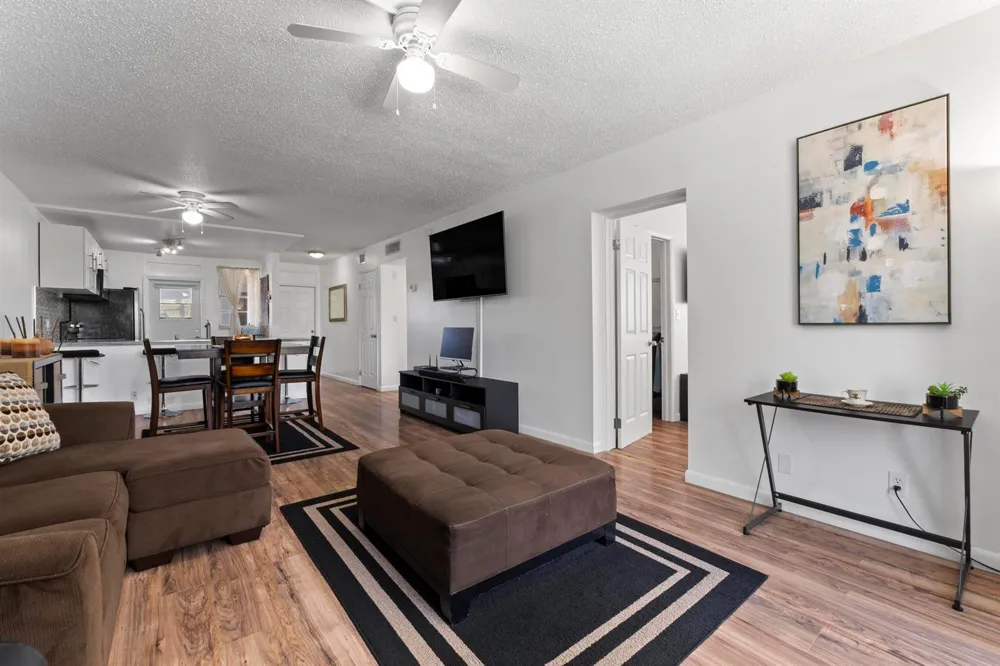 5275 NW 10TH COURT #305 Plantation, FL 33313