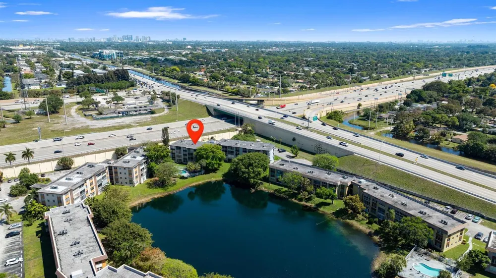 5275 NW 10TH COURT #305 Plantation, FL 33313
