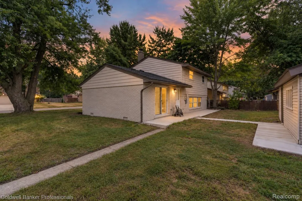 18300 Melvin Street Livonia City, MI 48152
