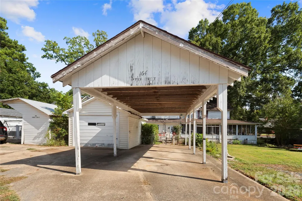 164 Spruce Street Badin, NC 28009