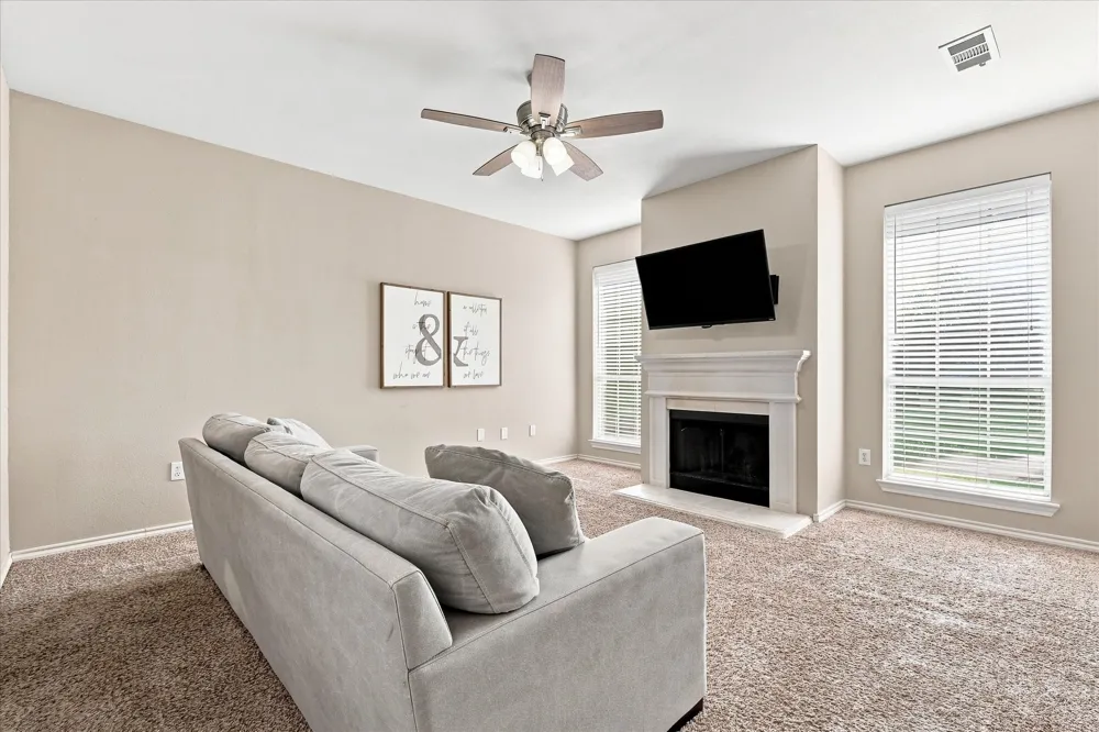 321 Texas Drive Lake Dallas, TX 75065