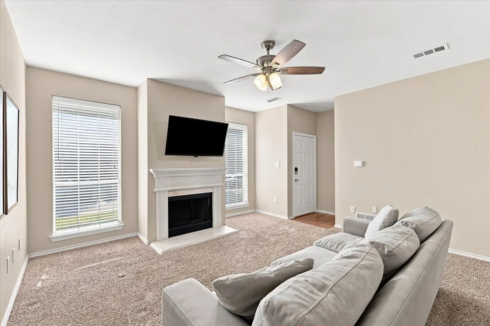 321 Texas Drive Lake Dallas, TX 75065
