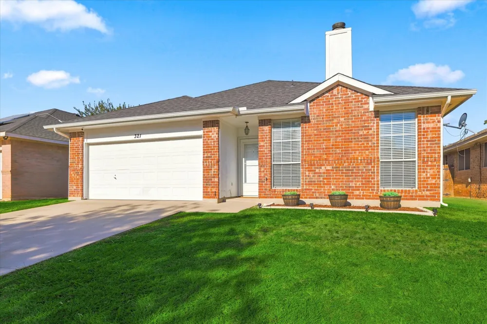 321 Texas Drive Lake Dallas, TX 75065