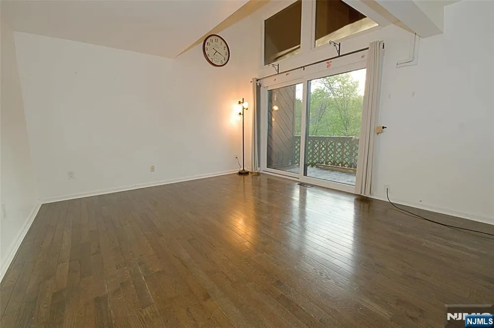 9 Village Way 4 Vernon, NJ 07462