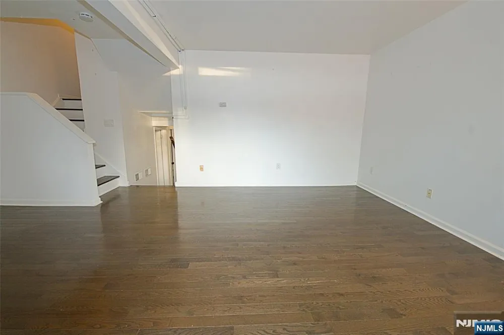9 Village Way 4 Vernon, NJ 07462