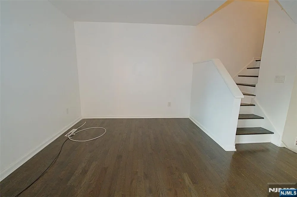 9 Village Way 4 Vernon, NJ 07462